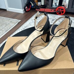 VINCE CAMUTO PUMPS